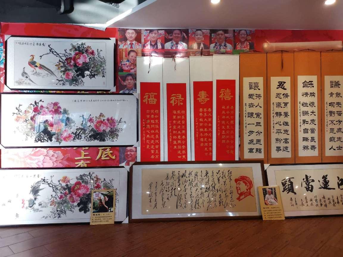 逃离残破的船只