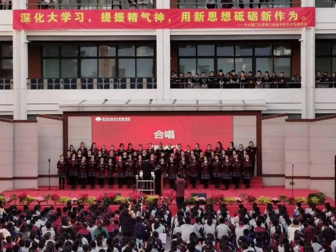 闹大了！李玫瑾连发三文批评《繁花》登上热搜，评论区已沦陷！